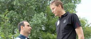 Volker Zerbe (r.), 45, erzielte in 586 Bundesligaspielen für Lemgo 1977 Tore. Seit Juni arbeitet er als Sportkoordinator für Bob Hanning (l.) und den Handball-Bundesligisten Füchse Berlin.