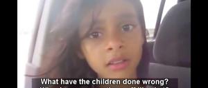 Screenshot des kleinen Mädchens mit Untertitel