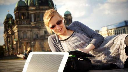 Changers-Kit: Solarpanel mit Akku im Vordergrund