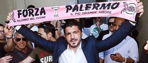 Ein Weltmeister für Palermo. Gennaro Gattuso bei seiner Ankunft auf Sizilien.