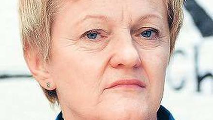 Renate Künast (57) ist Fraktionsvorsitzende der Grünen. Sie reiste nach Bangladesch, um sich über die Arbeitsbedingungen der Textilbranche zu informieren.