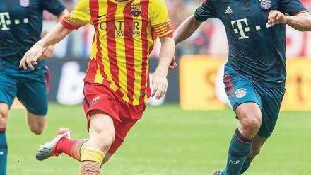 Wieder zweiter Sieger. Lionel Messi (M.) verlor mit Barcelona erneut gegen den FC Bayern, der mit seinem ehemaligen Teamkameraden Thiago (r.) antrat.