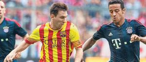 Wieder zweiter Sieger. Lionel Messi (M.) verlor mit Barcelona erneut gegen den FC Bayern, der mit seinem ehemaligen Teamkameraden Thiago (r.) antrat.