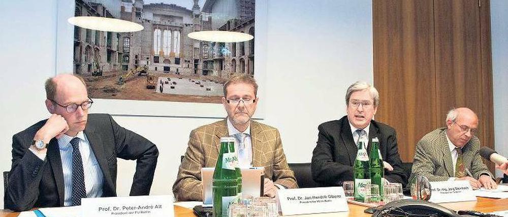 Die vier Uni-Präsidenten in der TU bei der Präsentation der Studie.