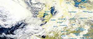 Sturm in Sicht. Das Satellitenbild zeigt den Orkan „Kyrill“ aus dem Jahr 2007. Mithilfe von aufwendigen Modellen versuchen Forscher, auch solche Extremereignisse frühzeitig zu erkennen.