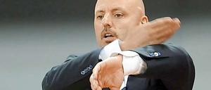 Sasa Obradovic darf Alba Berlin auch kommende Spielzeit betreuen.