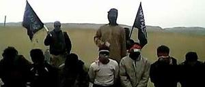 Syrische Rebellen richten ihre Gefangenen - und stellen die Tat danach ins Netz.