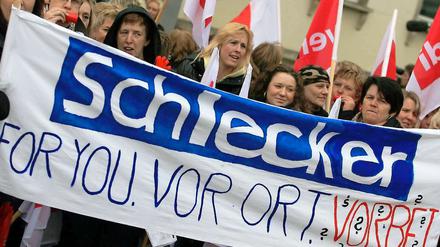 Im Zuge der Schlecker-Pleite wurden mehr als 10 000 Mitarbeitern gekündigt, doch die wollen ihren Rausschmiss nicht einfach so hinnehmen. 