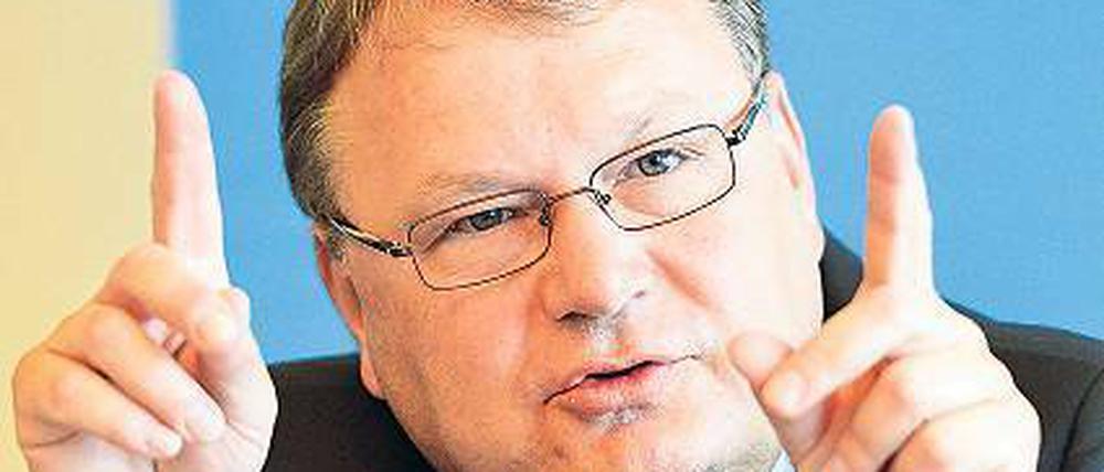Die Stellen sollen sozialverträglich abgebaut werden, sagt Vorstandschef Holger Hatje.