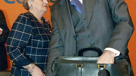 Fischer und Albright bei einem G8-Gipfel im Jahr 1999. 