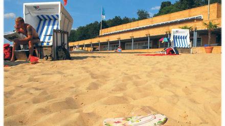 Sonne satt. Das Strandbad Wannsee ist seit Karfreitag offen. Für die restlichen Naturbäder beginnt die Saison am 1. Mai, bei den Sommerbädern wohl erst später.