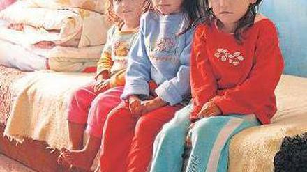 Unter sich. Viele Schulbezirke sind so zugeschnitten, dass Kinder aus Romafamilien nicht mit anderen Kindern zur Schule gehen. Foto: Laszlo Balogh/Reuters