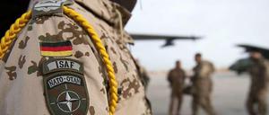 600 bis 800 Bundeswehrsoldaten werden auch nach Ende des Kampfeinsatzes in Afghanistan bleiben, verkündet Verteidigungsminister De Maizière.