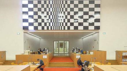 Tobias Rehbergers Werk im neuen Rara-Lesesaal der Berliner Staatsbibliothek.