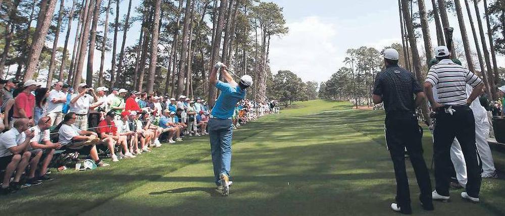 Haltung bewahren. Beim US Masters in Augusta wird die Etiquette noch ernst genommen. Handys sind tabu und laute Anfeuerungsrufe gelten als Stilbruch. Das erste Golf-Major des Jahres ist so einzigartig wie sonst nur das Wimbledonturnier im Tennis. 