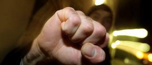 Ein falscher Blick und viele junge Machos fühlen sich in ihrem Stolz verletzt. Das ist vor allem Frust.