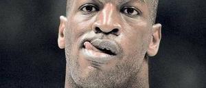 Skepsis eines Centers. Ali Traoré weiß, dass er nach fünf Monaten Verletzungspause noch nicht hundertprozentig fit ist. Foto: p-a/dpa