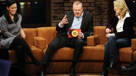 Stefan Raab in der ProSieben-Sendung "Absolute Mehrheit" mit der Linken-Politikern Yvonne Ploetz und der FDP-Frau Linda Teuteberg.