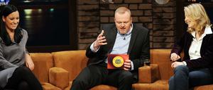 Stefan Raab in der ProSieben-Sendung "Absolute Mehrheit" mit der Linken-Politikern Yvonne Ploetz und der FDP-Frau Linda Teuteberg. 