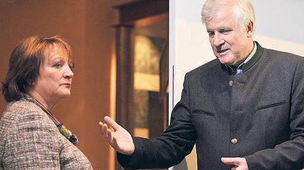 Erst nach mehreren Krisensitzungen konnten sich Bayerns Ministerpräsident Horst Seehofer (CSU) und die FDP-Landeschefin Sabine Leutheusser-Schnarrenberger auf einen Kompromiss beim Thema Studiengebühren verständigen. 