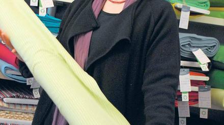 Maren Bartz führt Stoffe in allen Farben und Mustern.