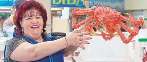 Seht her, frisch auf dem Markt! Die Kamtschatka- oder Königskrabbe wird aus der Beringsee gefischt. Sie hat allerdings ihren Preis.