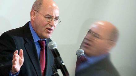 In schiefes Licht gerückt. Gregor Gysi, Vorsitzender der Linksfraktion im Bundestag.