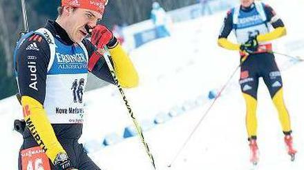 Nase voll. Peiffer (l.) und Birnbacher warten auf ein Erfolgserlebnis. Foto: dpa