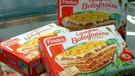 Etikettenschwindel. In Großbritannien, Frankreich und Schweden wurden mehrere Tiefkühlprodukte aus dem Handel genommen, nachdem in Lasagne bis zu hundert Prozent Pferdefleisch entdeckt worden war.