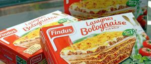 Etikettenschwindel. In Großbritannien, Frankreich und Schweden wurden mehrere Tiefkühlprodukte aus dem Handel genommen, nachdem in Lasagne bis zu hundert Prozent Pferdefleisch entdeckt worden war.