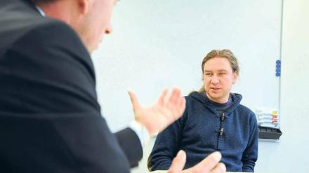 Rekommunalisierung des Stromnetzes: Ist das jetzt eine teure Schnapsidee oder gut für den Bürger? Ein Streitgespräch zwischen dem Vattenfall-Netz-Chef und dem Sprecher des Energietischs.