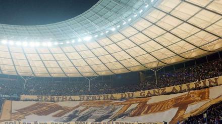 Die Zuschauer in der Ostkurve des Olympiastadions wurde in dieser Saison nicht immer verwöhnt - schon gar nicht von Herthas Gegnern.
