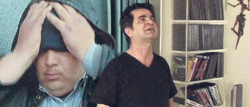 Mit Smartphone und Digikamera. Schon 2011 drehte Jafar Panahi trotz Berufsverbot und realisierte „This is not a Film“ in seinem Wohnzimmer. Koregisseur Mirtahmasb wurde kurz darauf inhaftiert.