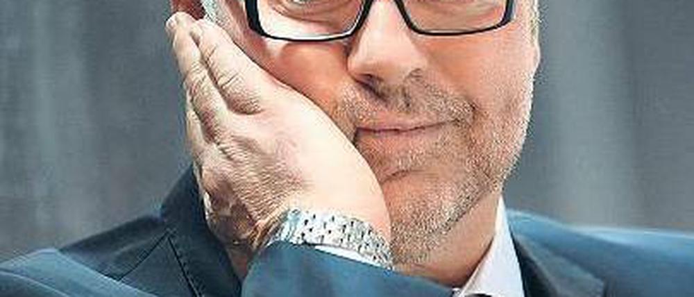Pat Cortina, 48, ist seit Sommer 2012 Eishockey-Bundestrainer. Bis Saisonende betreut der in Montreal geborene Kanadier zudem noch den EHC München. Zum Auftakt des Qualifikationsturniers für Sotschi trifft Deutschland heute auf die Niederlande (19.15 Uhr, live bei Sport1). Foto: dpa