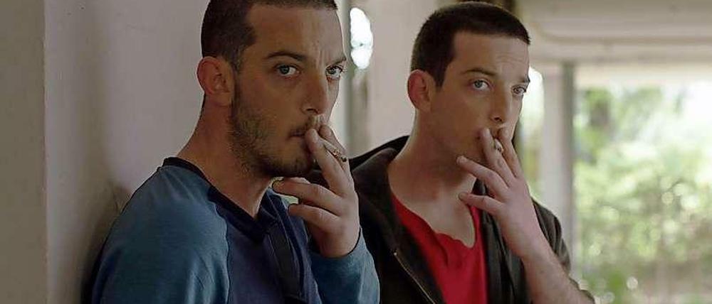 Krise des Mittelstands in Israel. Die Brüder (David und Eitan Cunio) entführen ein Mädchen aus reichem Hause, um ihren überschuldeten Eltern aus der Misere zu helfen.