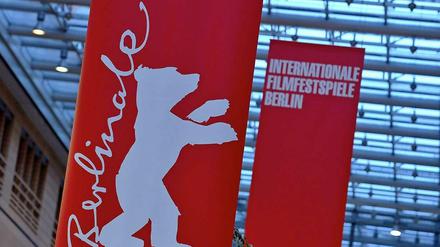 Der Run auf die Tickets zur Berlinale beginnt am Montag - bereits jetzt campieren Filmfans vor der zentralen Kasse.
