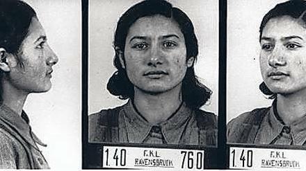 Fremdbilder: Eine Sintezza in den Akten des Frauen-KZ Ravensbrück (oben) – das Mahnmal in Berlin (oben) erinnert an den Völkermord. Im großen Bild eine Szene aus Bizets Oper „Carmen“.