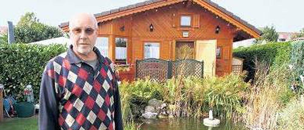 Liebe zur Laube. Zu den Betroffenen gehört Dietmar Thurisch. Er musste schon einmal einem Wohnungsbauprojekt weichen - in der früheren Kolonie Württemberg am Olivaer Platz. 