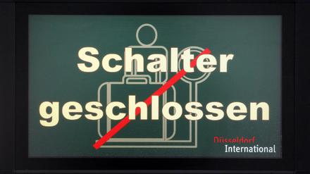 "Schalter geschlossen" - Das Warten geht weiter.