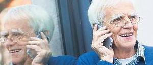 Der Kombi-Kandidat. Der Grüne Hans-Christian Ströbele hat keine Berührungsängste mit der Linkspartei. Eine gemeinsame Landesregierung hält er aber für utopisch. Foto: pa / dpa