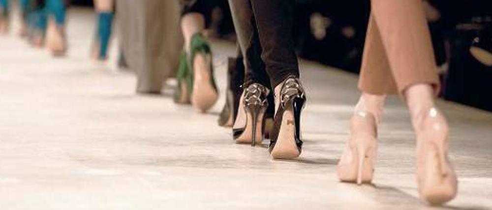 Es gibt viel zu sehen auf der Fashion Week, zum Beispiel Schuhe, wie bei dieser Show während der Messe vor einem Jahr. 
