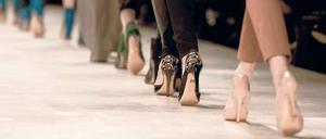 Es gibt viel zu sehen auf der Fashion Week, zum Beispiel Schuhe, wie bei dieser Show während der Messe vor einem Jahr. 