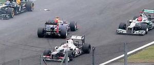 Verkehrt im Verkehr. Sebastian Vettel dreht sich im letzten und entscheidenden Formel-1-Rennen in Brasilien – und wird am Ende trotzdem Weltmeister. Dabei halfen ihm auch der Regen und Sympathien aus dem Fahrerfeld.