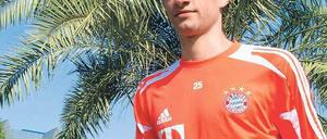 Arbeiten, wo andere Urlaub machen. Thomas Müller und die Bayern bereiten sich in Katar auf die Rückrunde der Bundesligasaison vor. Foto: dpa
