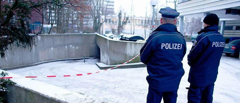 Die Polizei rätselt immer noch, wie die Diebe ungestört einen 30 Meter langen Tunnel bauen konnten.