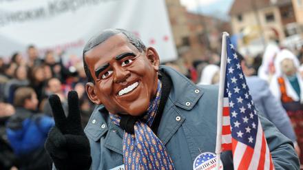 Um nicht selbst in der Schusslinie seiner Kritiker zu stehen, schickt Präsident Obama zur Verkündung neuer Regulierungs-Gesetze gerne Doppelgänger. Noch ist diese perfide Taktik nicht aufgeflogen.