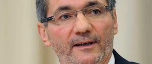 Matthias Platzeck im Potsdamer Landtag bei der Sondersitzung zum BER-Chaos