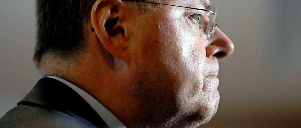 Steinbrück habe sich im August 1998 informell darum beworben, die Nachfolge des Präsidenten des schleswig-holsteinischen Sparkassen- und Giroverbandes anzutreten, berichtet die „FAS“.