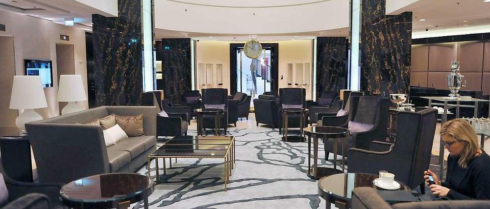 Erste Einblicke. Kurz vor der Eröffnung veranstaltet das Waldorf-Astoria (im Bild das Restaurant „Les Solistes“) Ende Dezember drei Tage der offenen Tür.