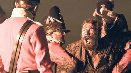 In der Falle. Ralph Fiennes spielt den entflohenen Sträfling Magwitch.